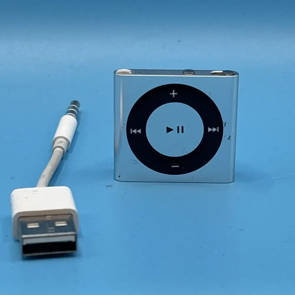 APPLE IPOD SHUFFLE 4th GENERATION SILVER MODEL A1373 - Needs New Battery